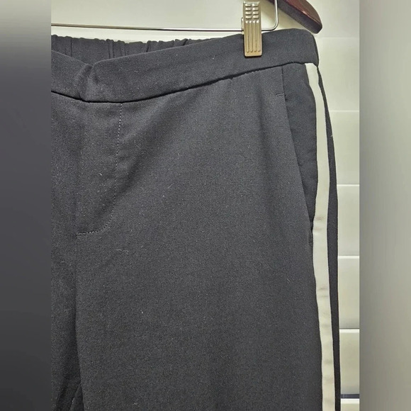 Old Navy Black White Side Panel Ankle Pants size 10 M - Picture 4 of 4
